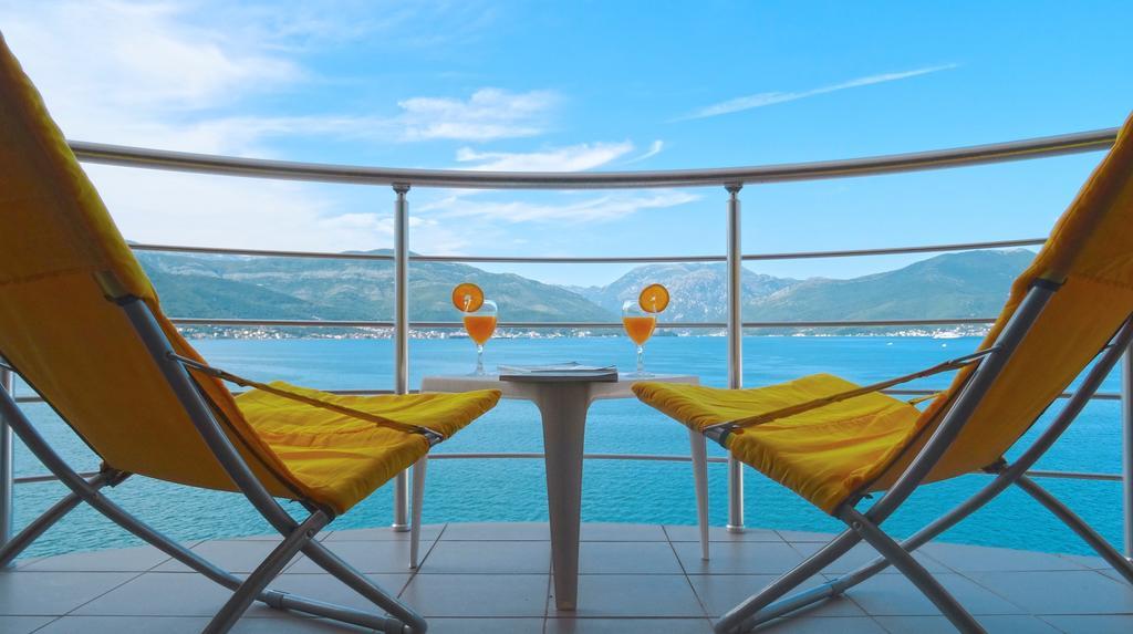 Blue Bay Apartments Krasići Eksteriør bilde