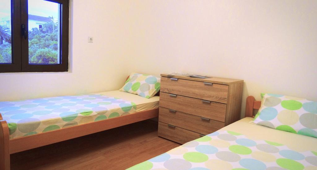Blue Bay Apartments Krasići Eksteriør bilde