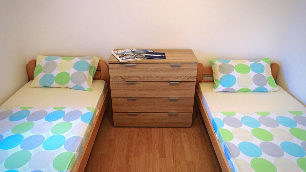 Blue Bay Apartments Krasići Eksteriør bilde