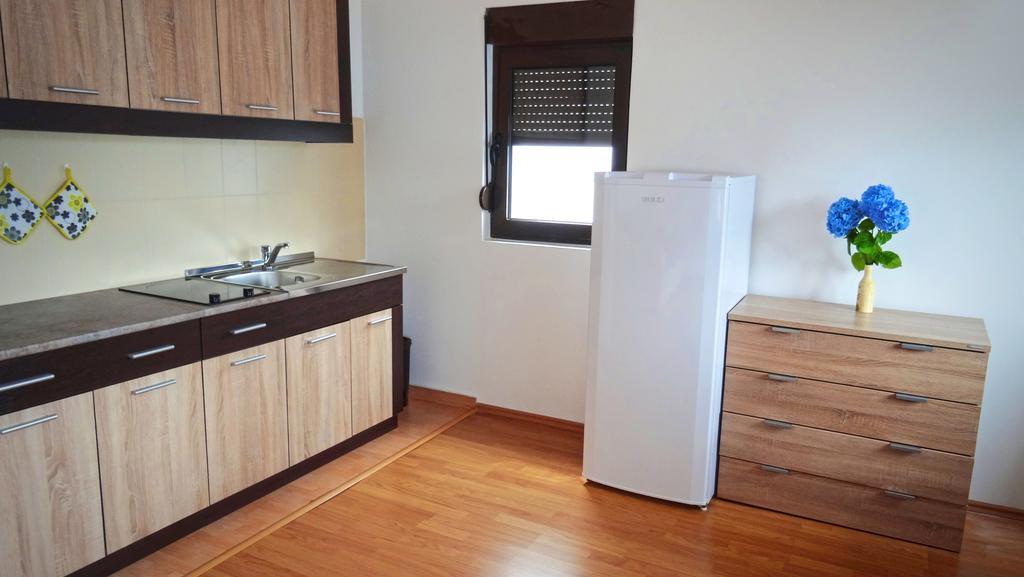 Blue Bay Apartments Krasići Eksteriør bilde