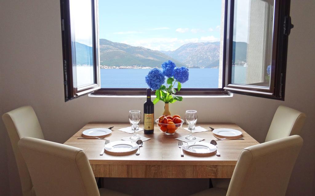 Blue Bay Apartments Krasići Eksteriør bilde