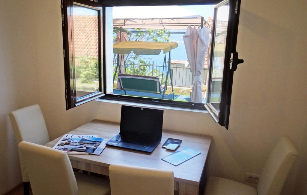 Blue Bay Apartments Krasići Eksteriør bilde